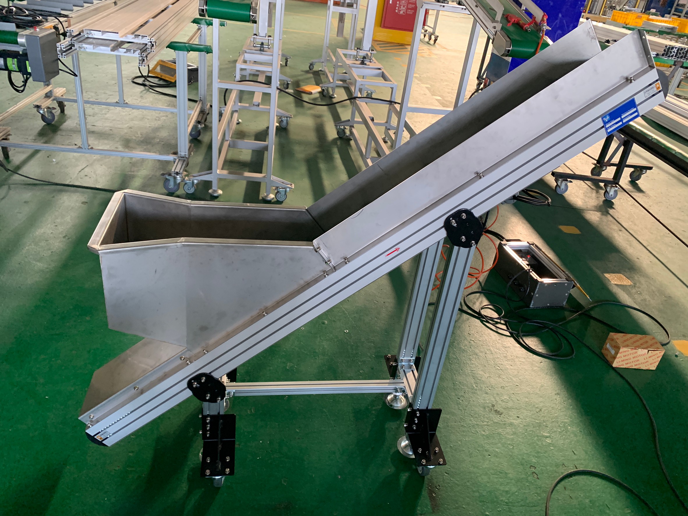 Aluminum extrusion belt climbing conveyor - APL Conveyor Automatic Equipment Co., Ltd.