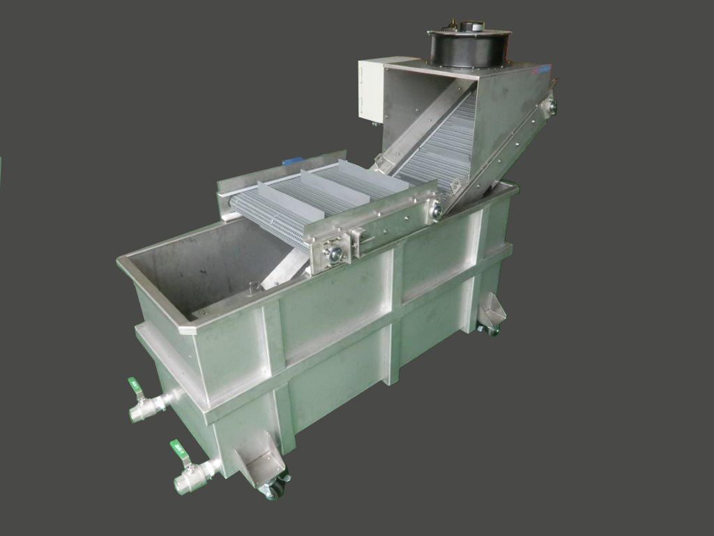 Water cooling conveyors